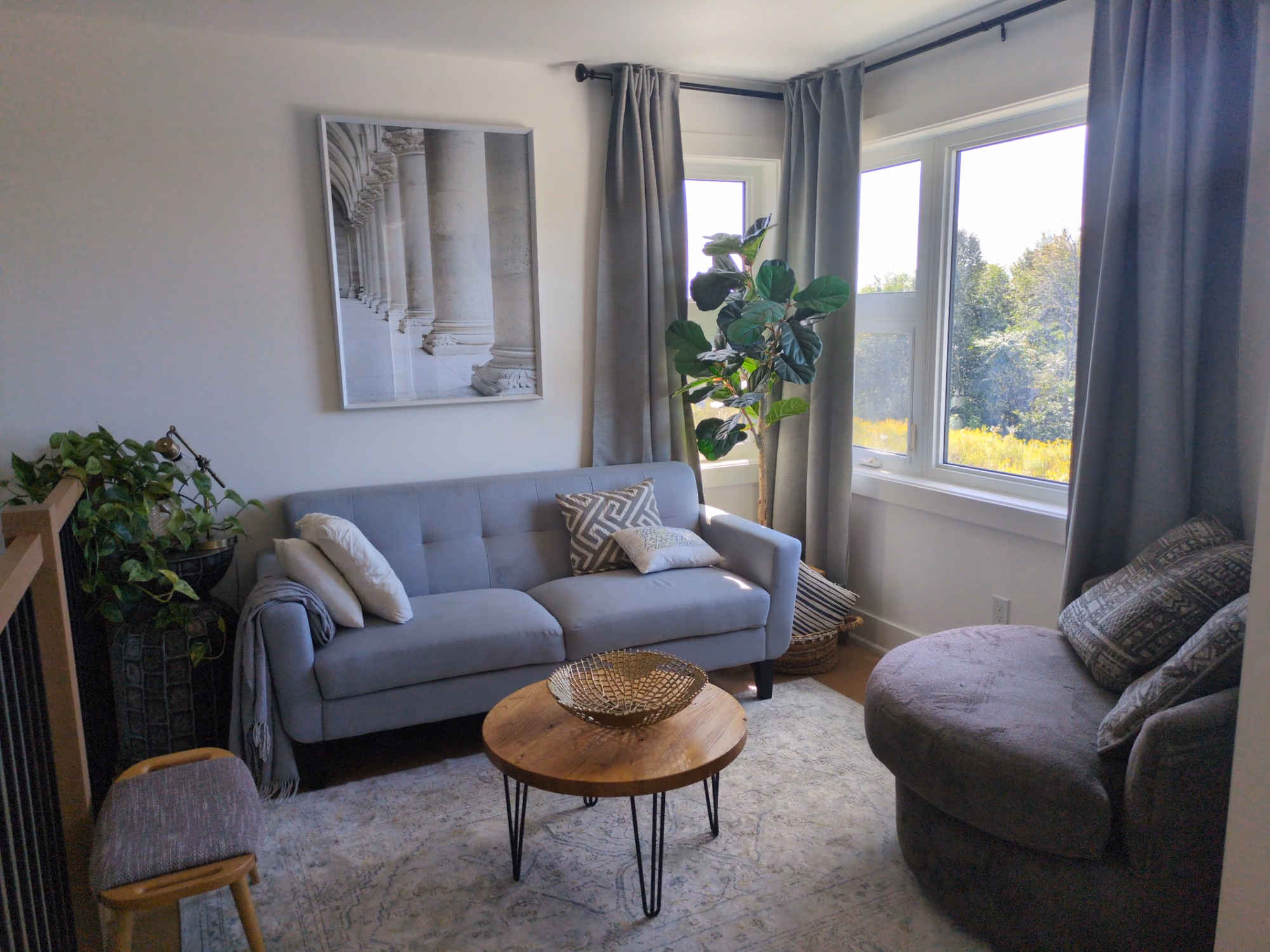 Bright 2-bedroom near downtown